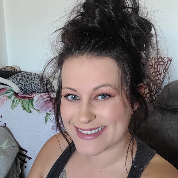 Meet your Posher, Rae - Picture 4 of 10